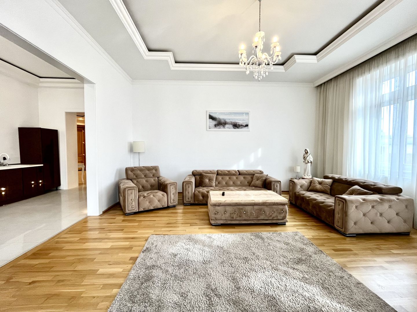 Apartament 3 camere, elegant si spațios, lângă parc, zona Centrala - Poză 3