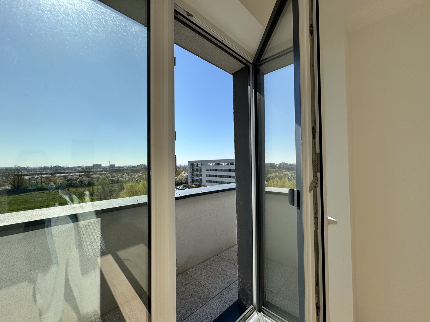 Apartament 2 camere decomandat + terasa 10mp Lacul Straulesti - Poză 5
