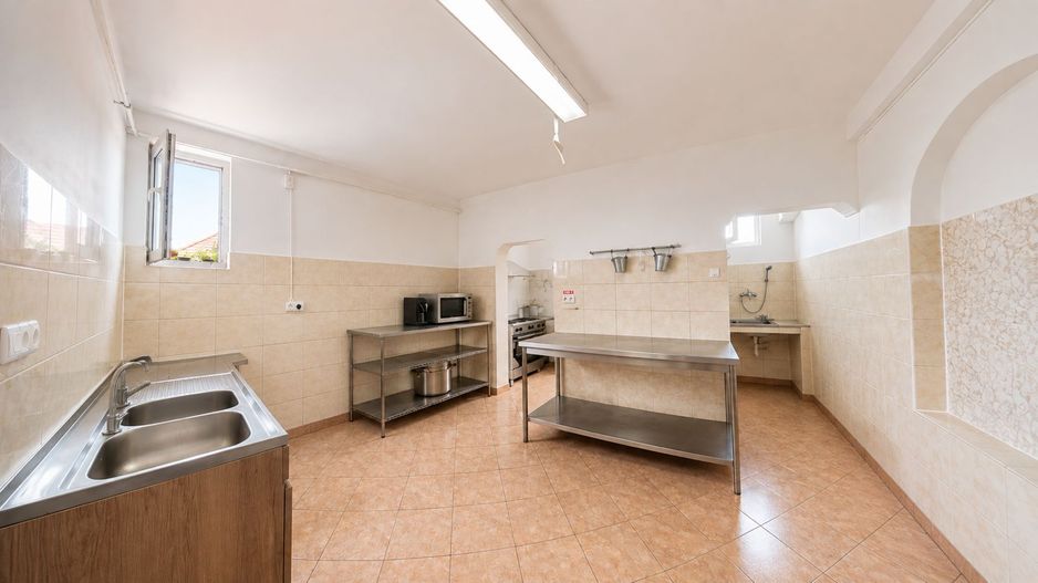 Afacere funcțională - Sală de Evenimente–Motel – Loc. Valea lui Mihai - Poză 8
