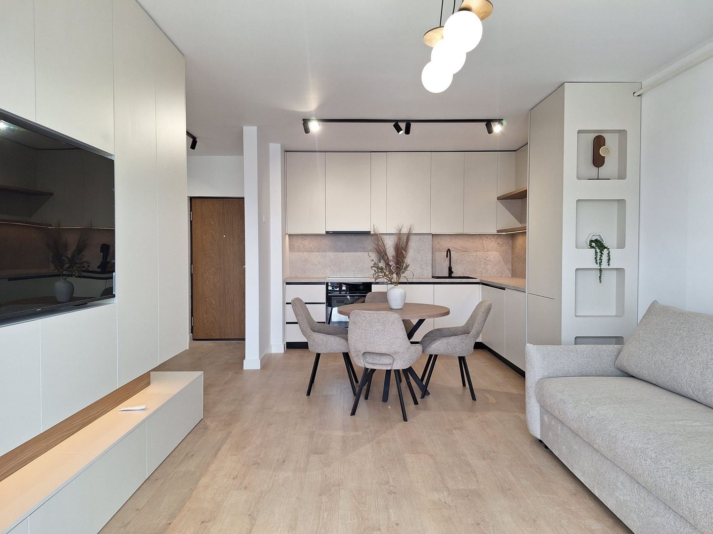 Apartament modern I 2 camere I Ansamblul Eroilor I Floresti - Poză 4