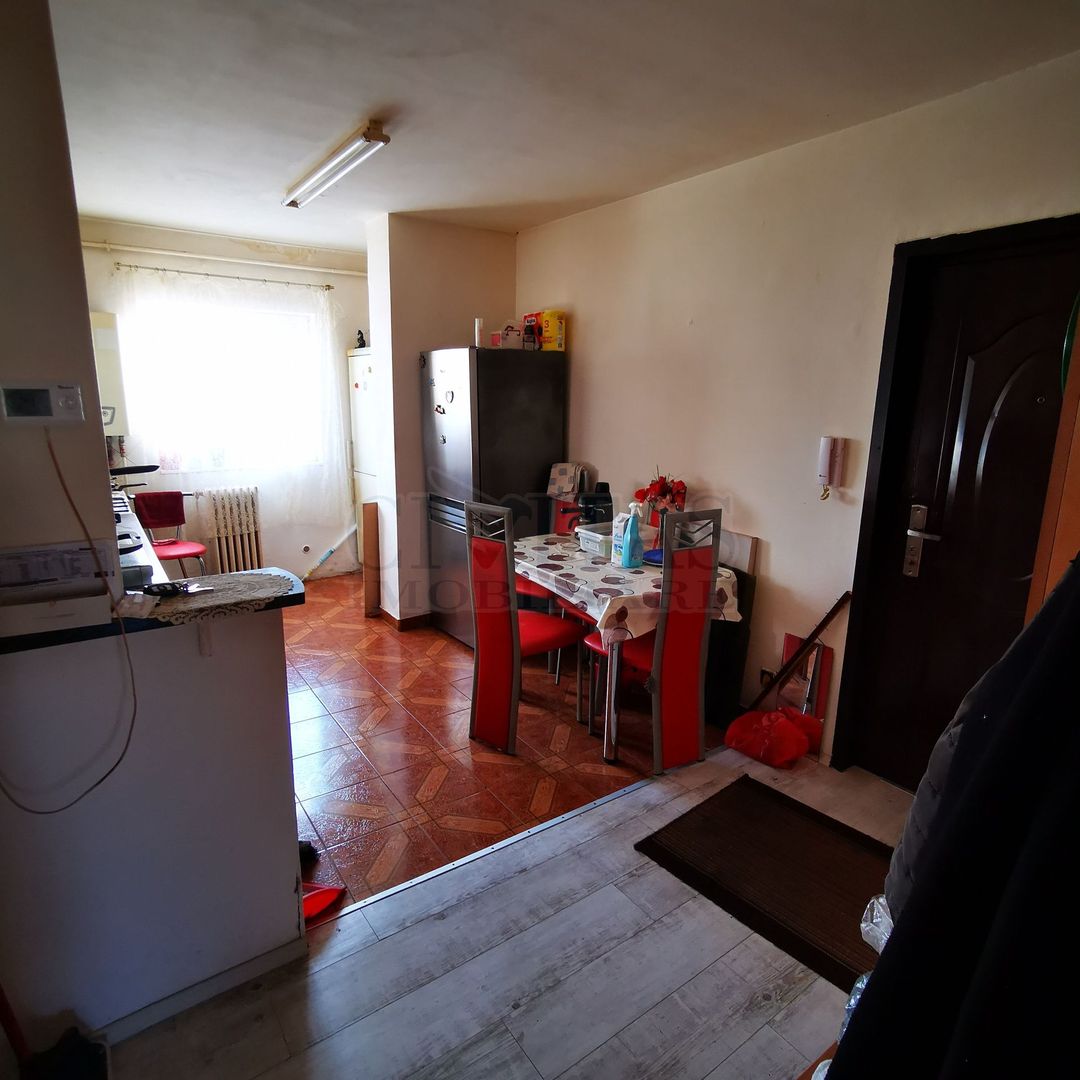 Apartament cu 3 camere in carteriul Zorilor - Poză 4