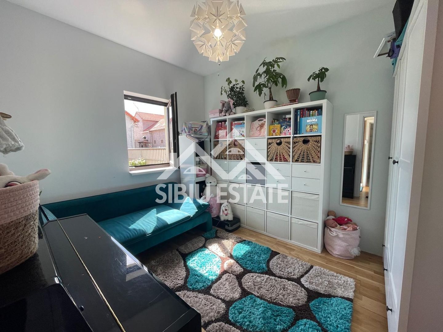 Duplex elegant cu 5 camere, 2 bai, curte in Cristian - Poză 31