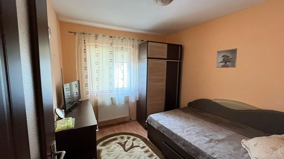 Apartament cu 3 camere, etaj 4, VASLUI zona CENTRU; - Poză 4