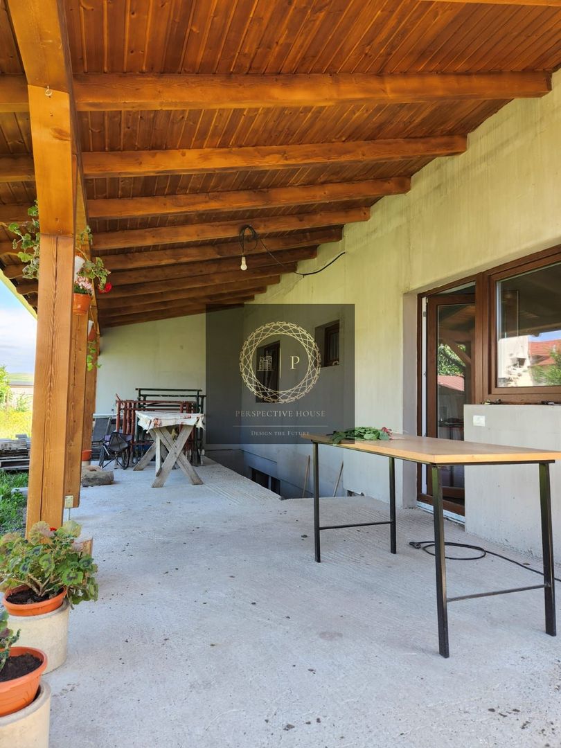 Casa Individuala-spatioasa in Orizont - Poză 2