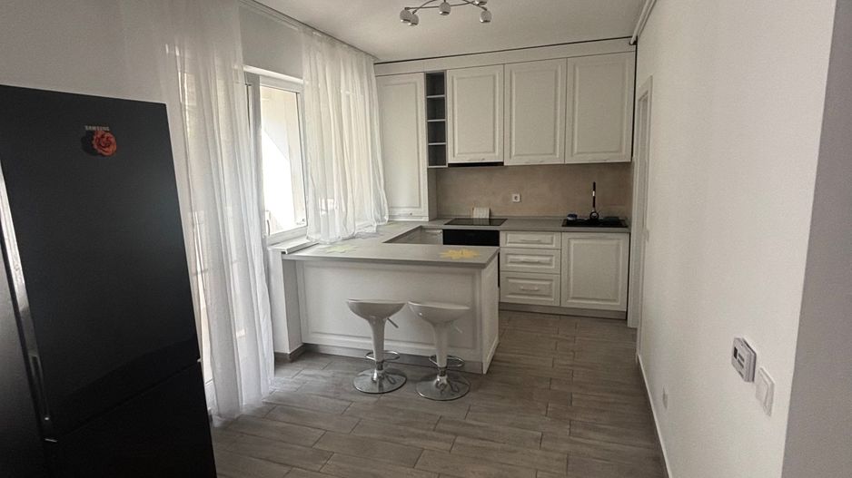 De Închiriat - Apartament 2 Camere Cetate - Poză 3