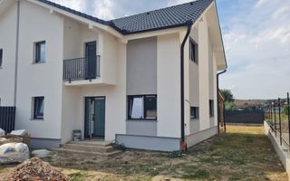 Casa 4 camere 2 bai terasa acoperita si teren 334 mp in Sura Mare - Poză 1