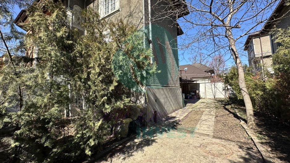 Casa interbelica intr-o zona boema - Poză 1