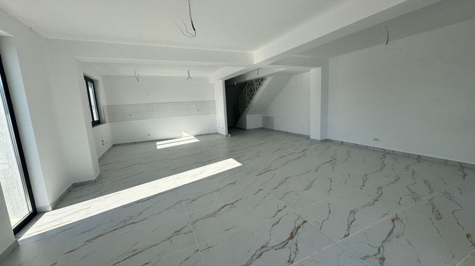 Vila 5 camere Otopeni Central-bucatarie si finisaje incluse - Poză 5