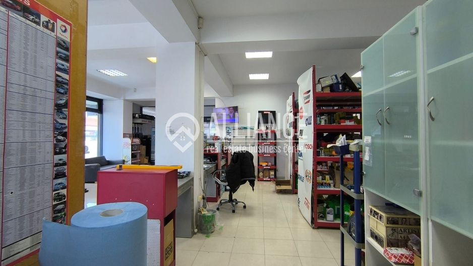 CENTRU ATELIERELOR - Spatiu comercial cu suprafata vitrata mare ! - Poză 12