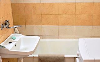 De închiriat: Apartament modern 3 camere, recent renovat | Etaj 3/4 - Poză 7