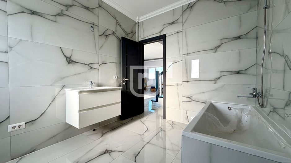 Casa noua Gura Humorului - 4 dormitoare, curte amenajata - Poză 3