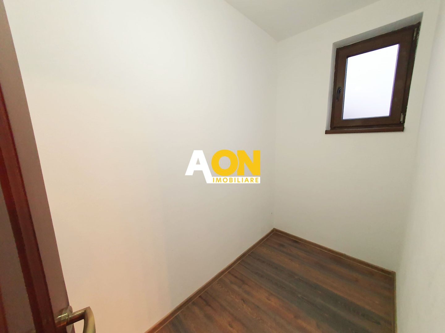 Casa D+P+M.  450 mp teren, 5 camere, garaj, pretabila pt. birouri - Poză 7