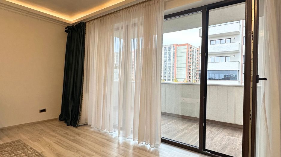 Vând apartament 3 camere 3 minute de Coresi complex ISARAN - Poză 3
