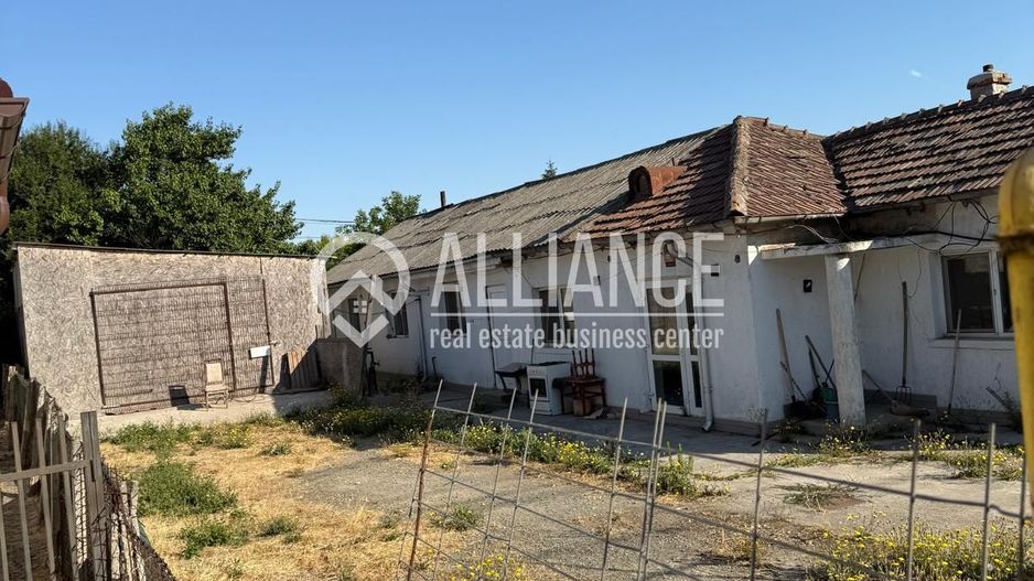 Bratianu/Cora(cod04)-Casa renovabila si teren 444 mp - Poză 2