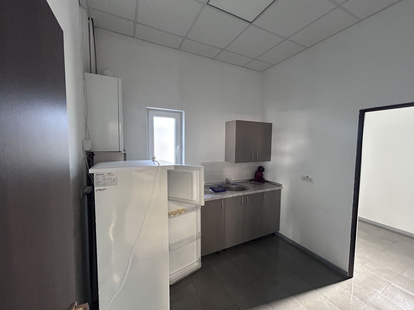 Spațiu comercial de închiriat – Vladimirescu, jud. Arad - Poză 4