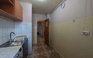 3 Camere Giulești, 60mp, Vedere Panoramică, Total de Renovat - Poză 12