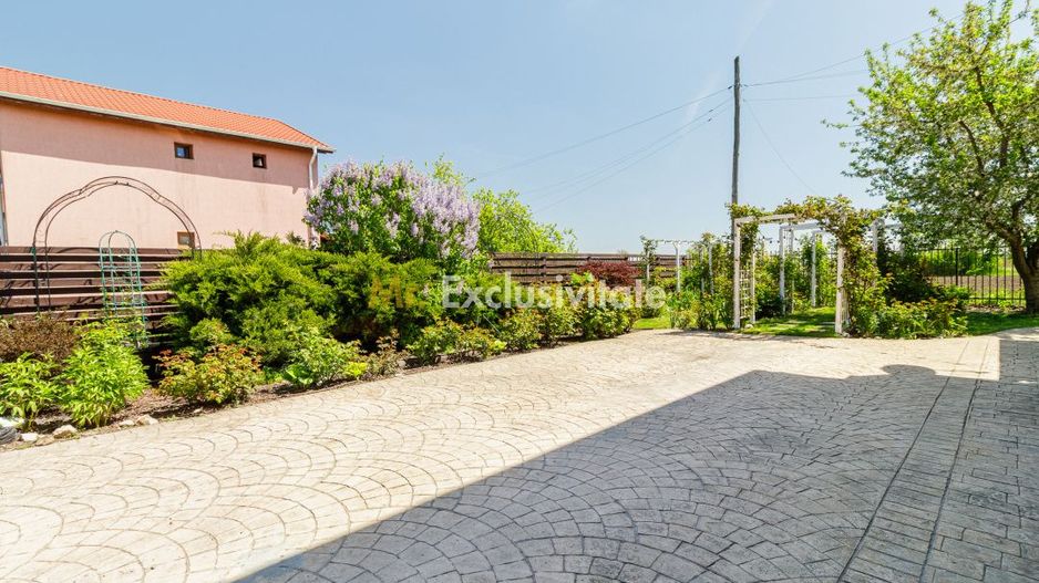 Casa cu suflet si gradina spectaculoasa - Poză 23