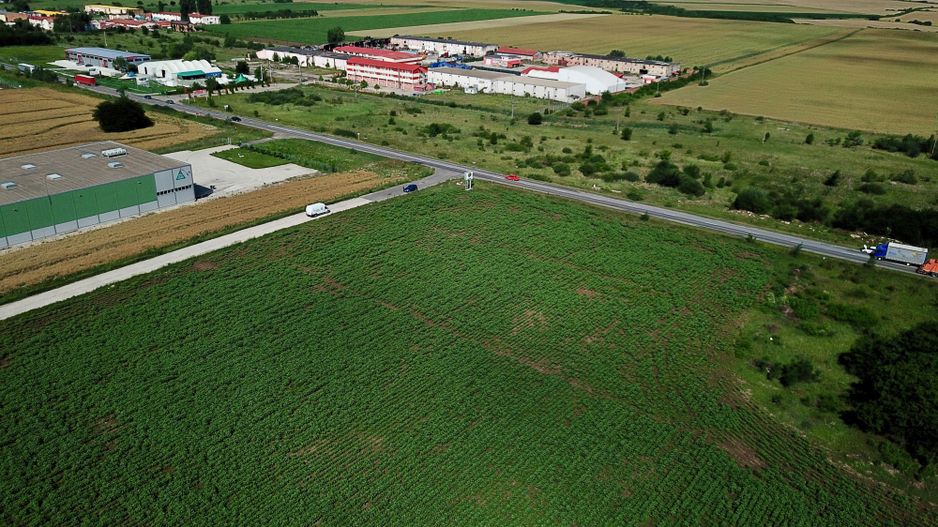 Parcele teren industrial cu PUZ - 2.700 mp, Giarmata - Poză 2