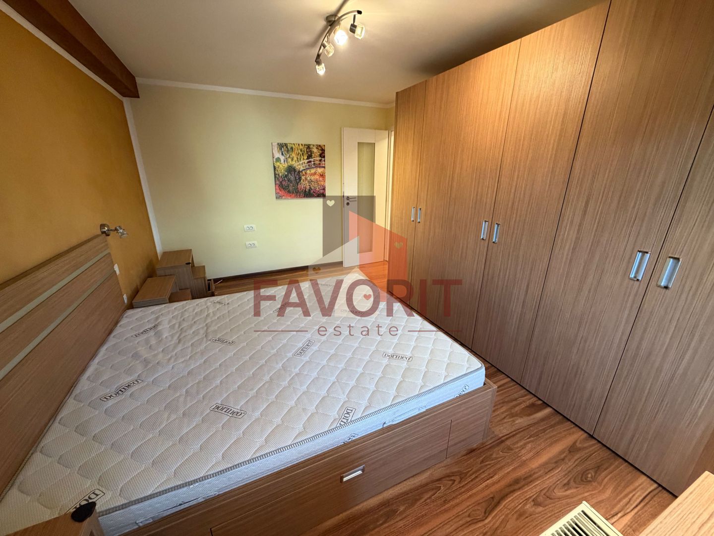 Etaj 2. Disponibil imediat. Garaj. Pozitie excelenta - Poză 16