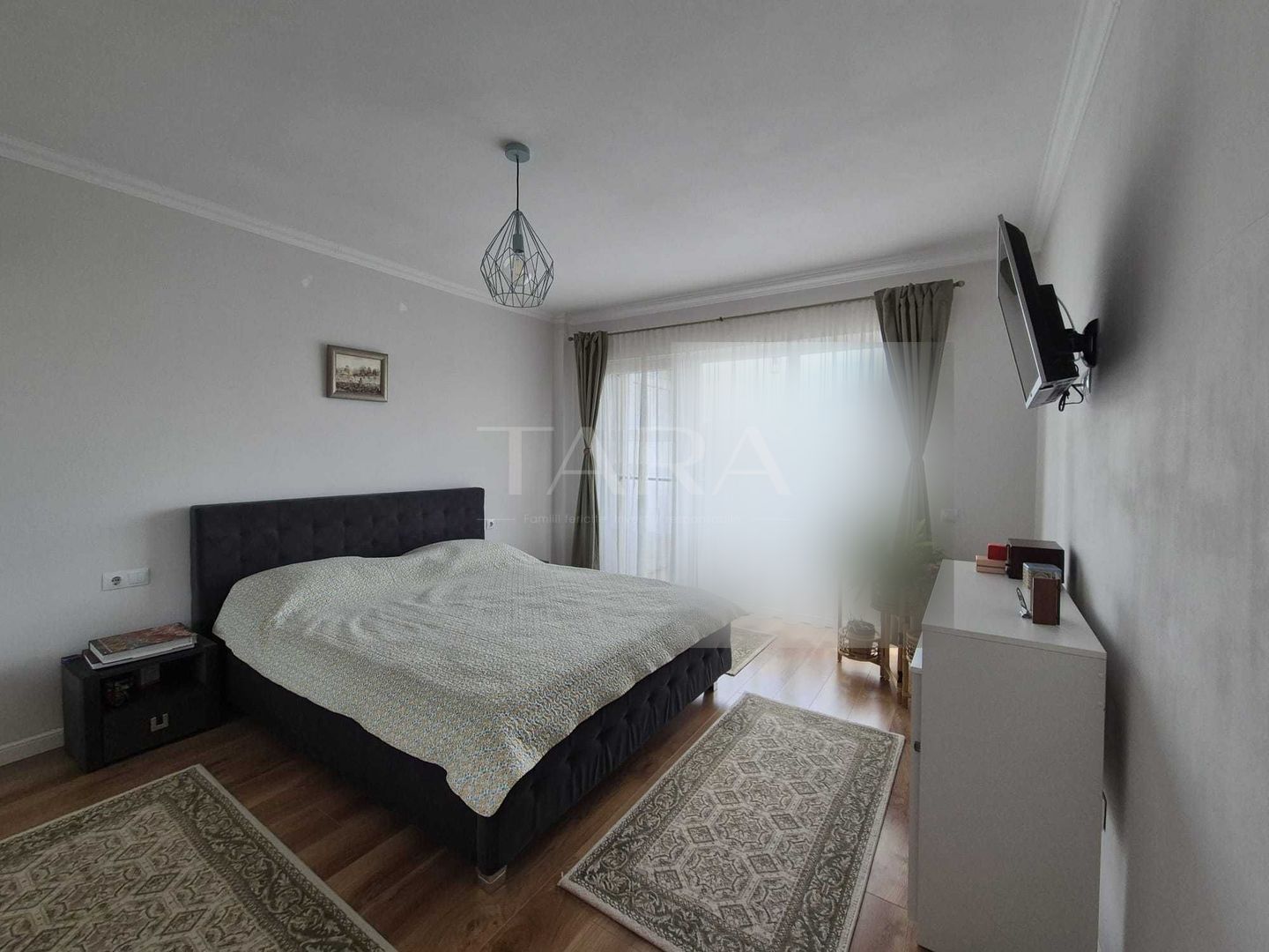 Apartament cu 3 camere, balcon de 12 mp și parcare – Floresti. - Poză 3