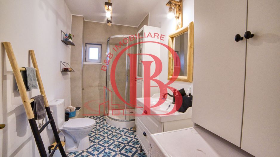 Casa complet mobilata 5 camere 3 bai curte generoasa - Poză 16