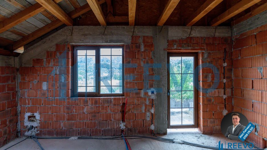 Vilă spațioasă cu vedere la pădure, la doar 15 minute de Bacău! - Poză 15