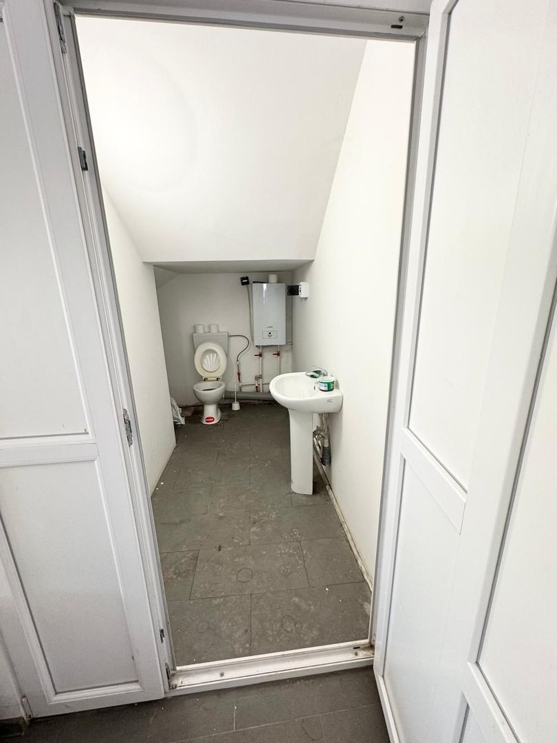 Închiriere spațiu comercial - Satul Remus, lângă rondul spre Cetatea - Poză 3