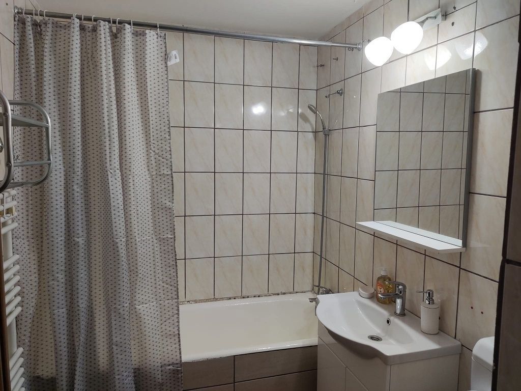 Închiriez apartament  3 camere  cu centrala proprie - Poză 5