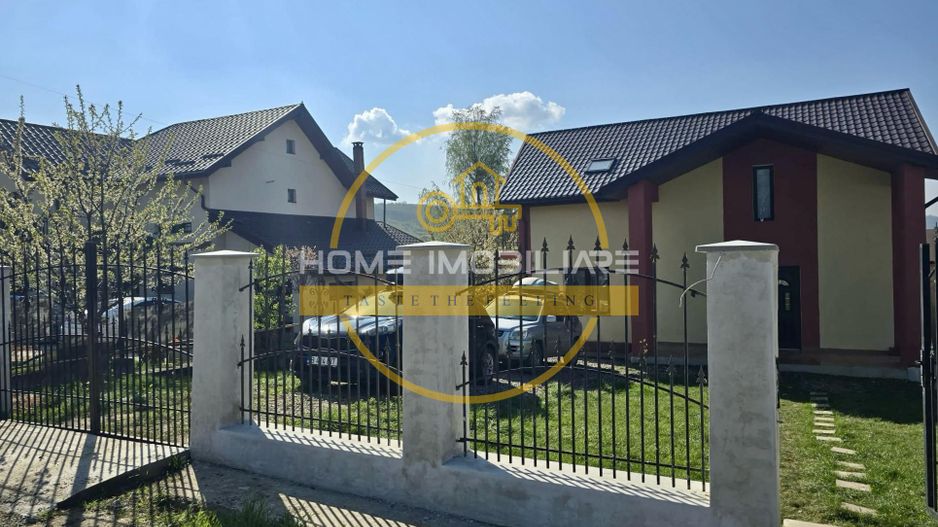 Casă de vânzare Zona Bucium - Poză 1