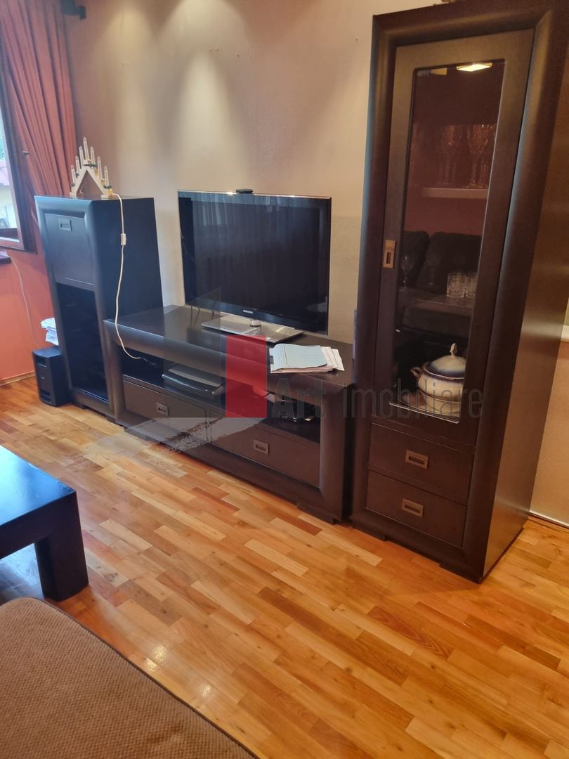 VILA PARCUL CIRCULUI - Poză 2