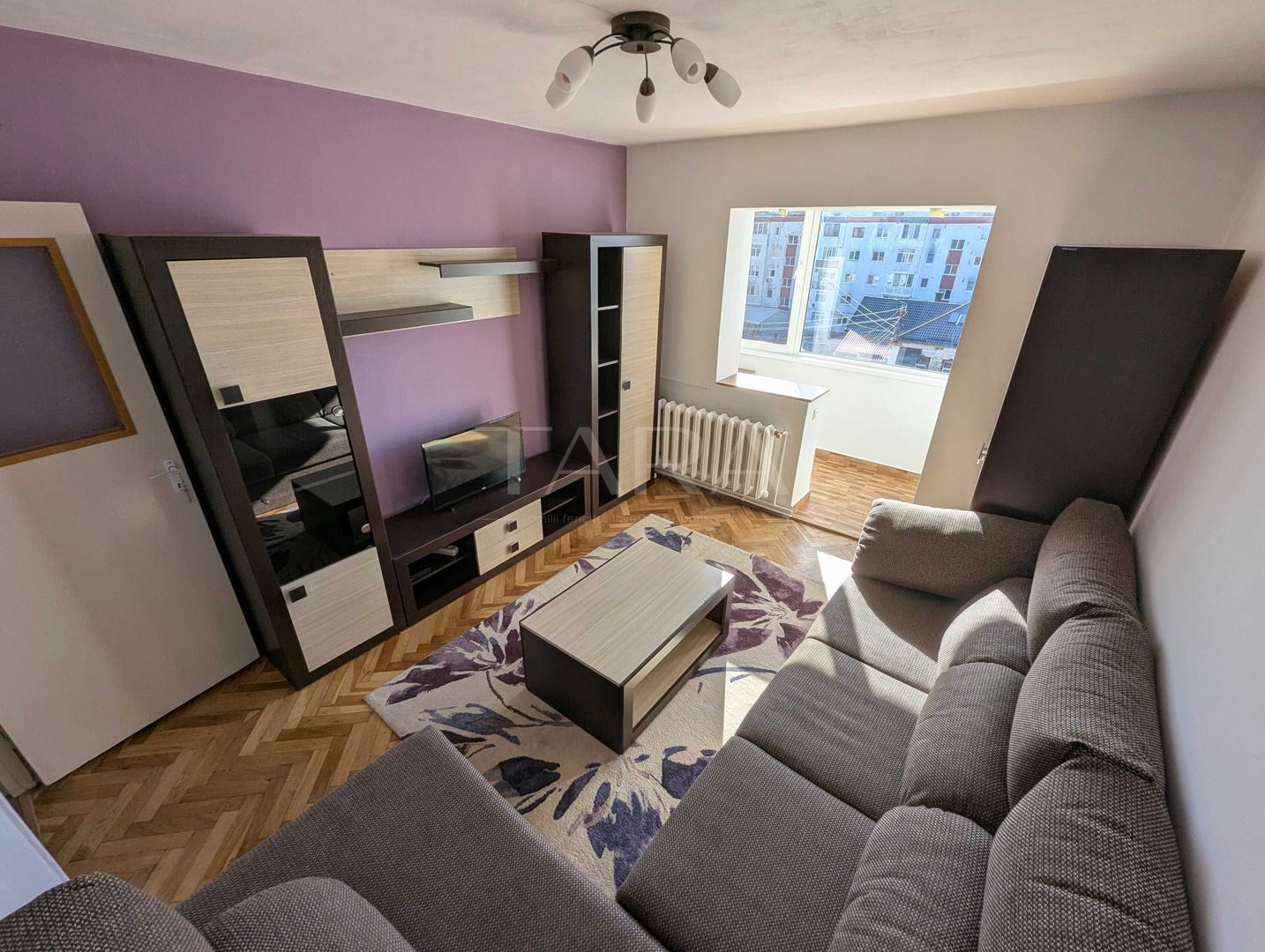 Apartament 2 camere decomandate, balcon închis, renovat, mobilat și ut - Poză 2