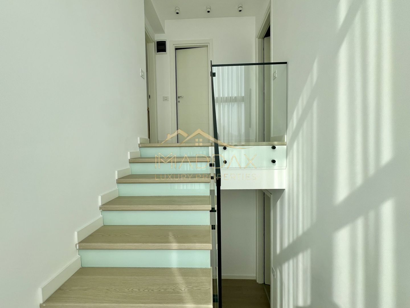 Vila LUX **5 camere**3 locuri parcare** Complex NOU//Sisesti - Poză 61