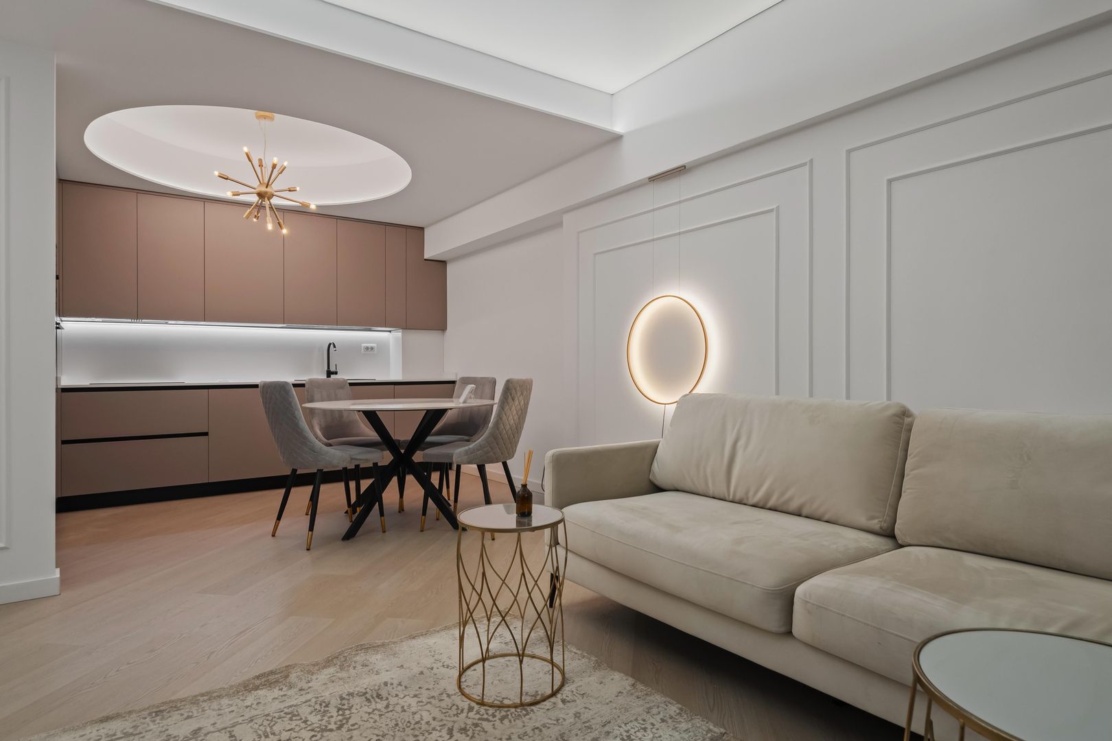 DE VANZARE APARTAMENT 3 CAMERE MOBILAT UTILAT CORTINA NORTH - Poză 1