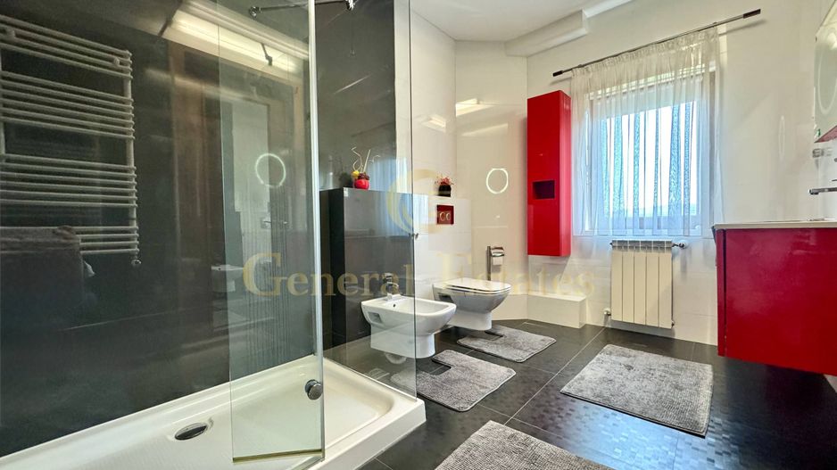 Vînzare Casă în 3 Nivele -Hlincea - 343 m.p. - Poză 18