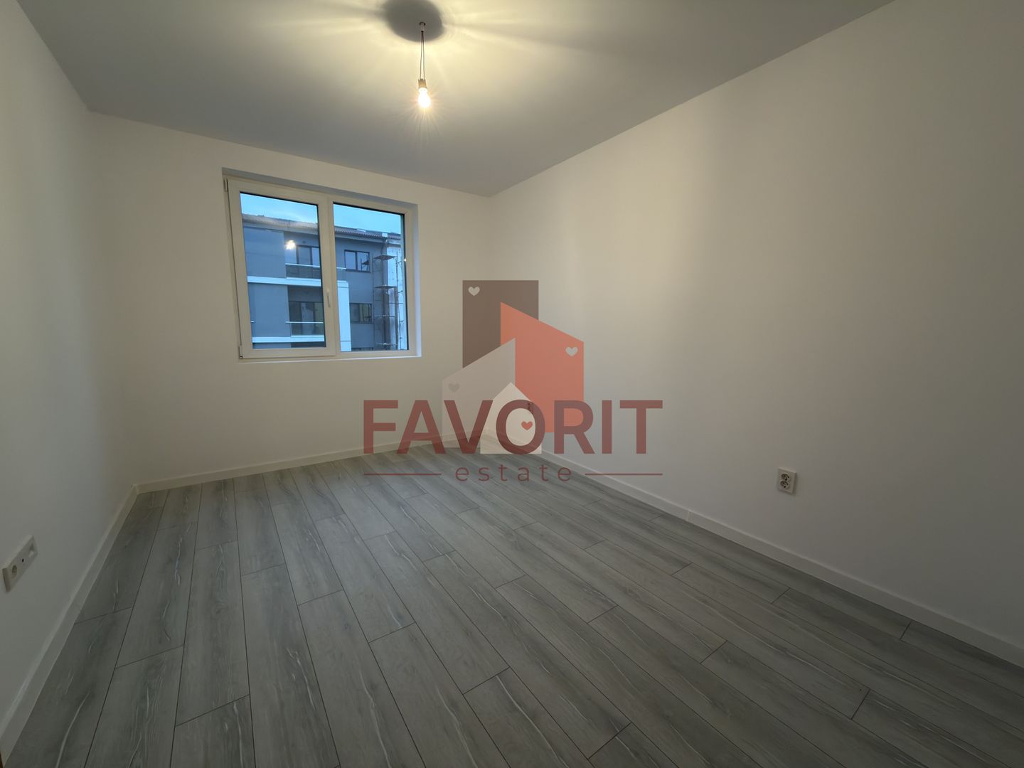 Decomandat. Bucatarie separata. Loc de parcare inclus - Poză 3