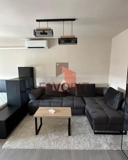 1 camera | Renovat lux | Centrala proprie | Lift | Zona excelenta | - Poză 1