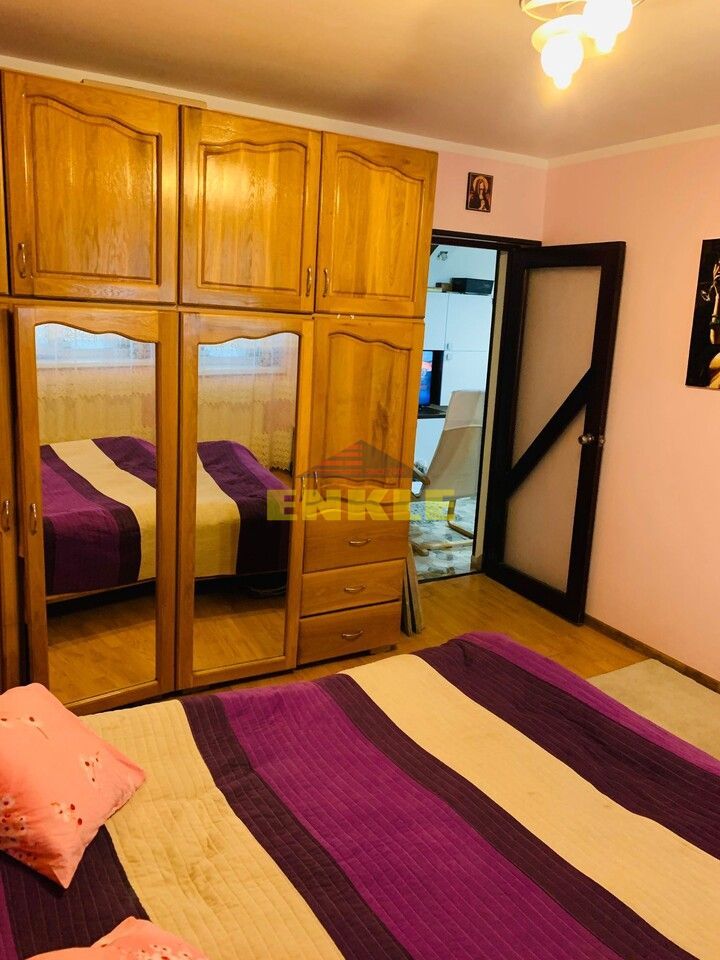 De vanzare Spatiu Comercial cu preluare afacere + Apartament 3 camere. 130.000 Euro Negociabil - Poză 2
