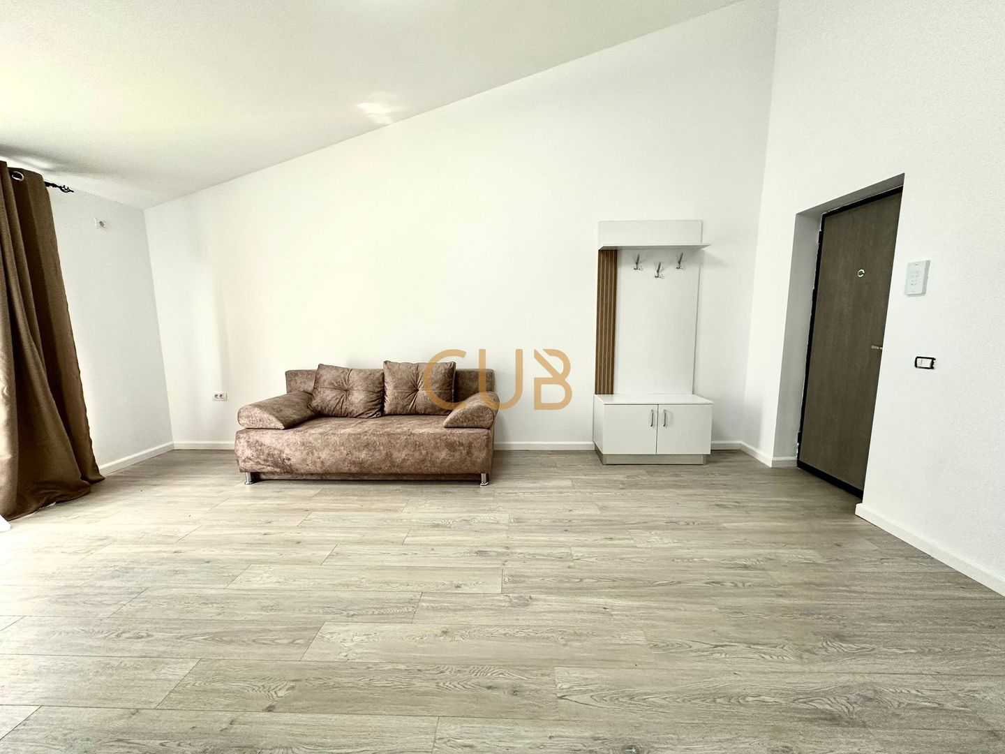 Ap 1 cam | bloc nou, centrala proprie,parcare, lift | Giroc - Hotel IQ - Poză 5