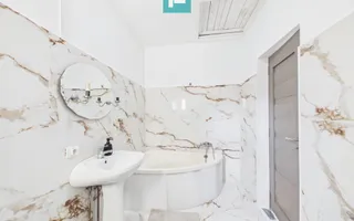 Vilă cu 5 dormitoare, piscină și garaj pe Eminescu - Poză 16