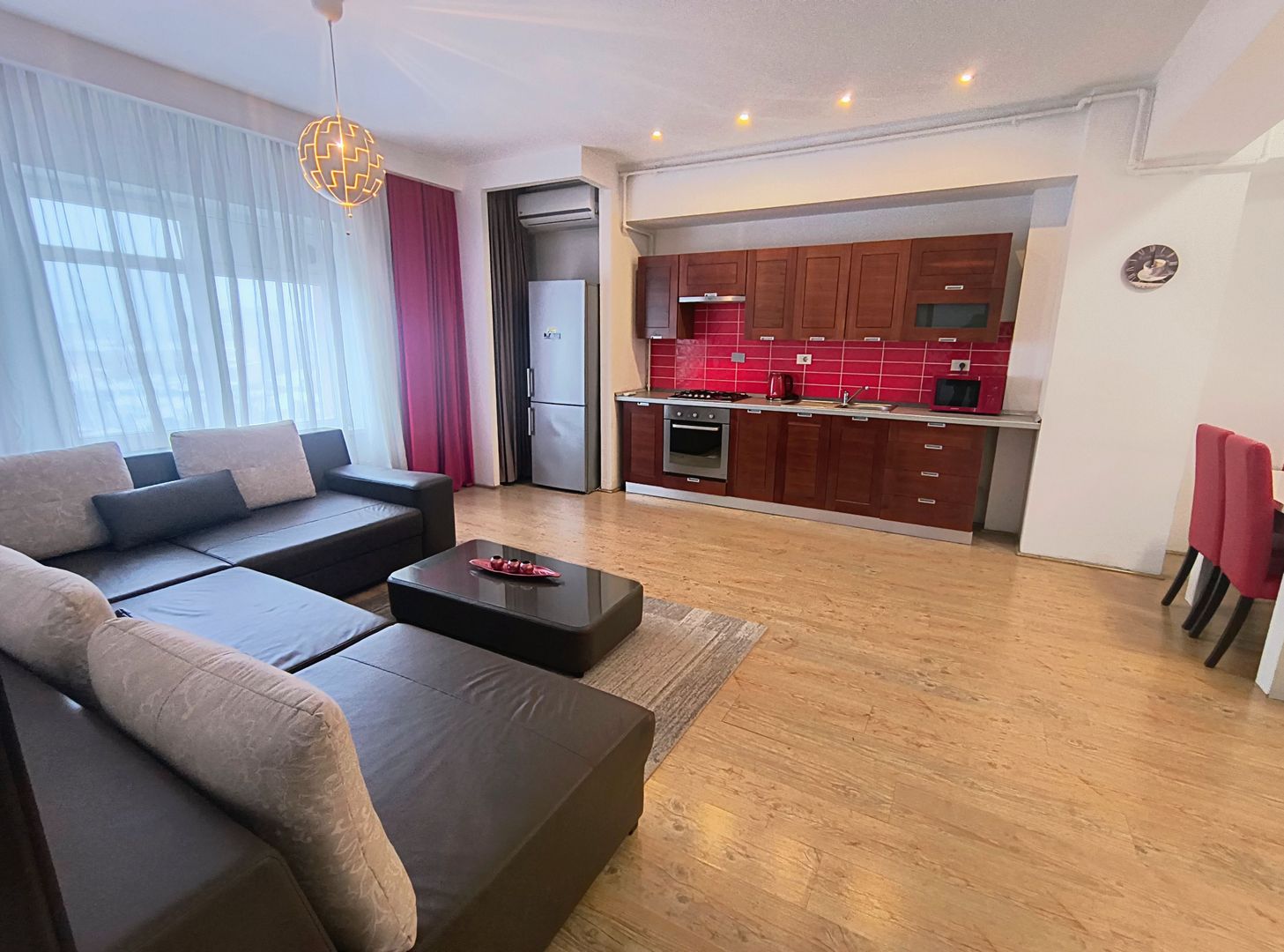 Phoenicia- Piața Alba Iulia- Bd Unirii - Poză 9