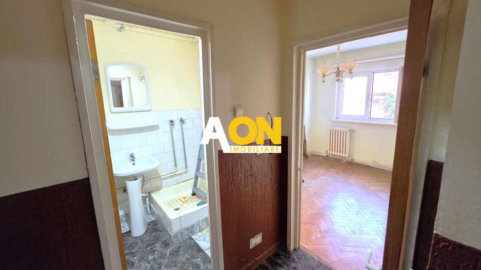 Apartament 4 camere, etaj 1, cu garaj si boxa, zona Scolii M. Eminescu - Poză 7