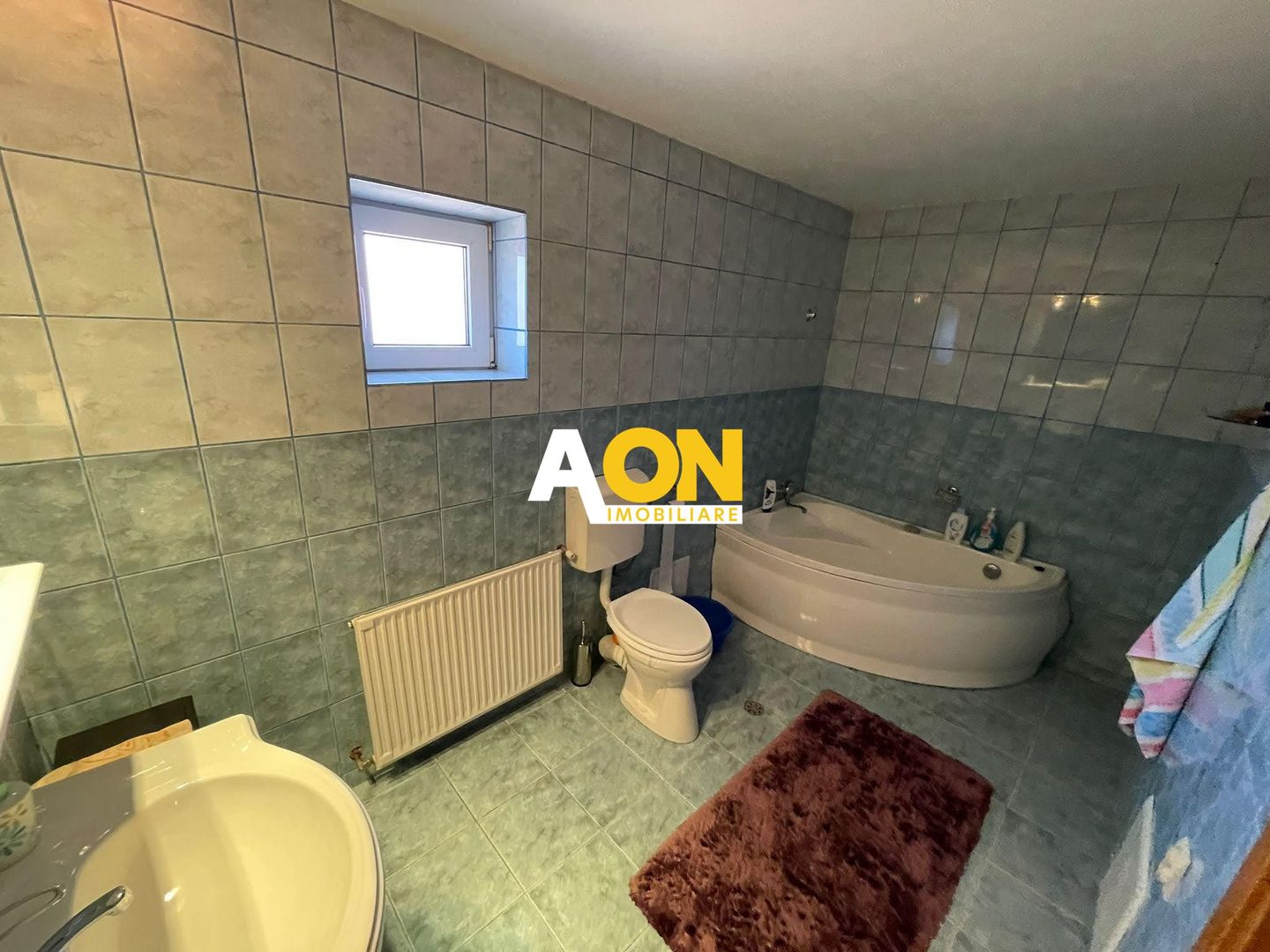 Casă cu 6 camere, teren 912 mp, garaj dublu, în zona Cetate-Schit - Poză 14