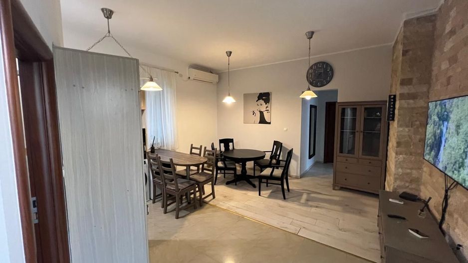 Apartament 3 camere, garaj si boxa - zona Centrala-Prefectura - Poză 12