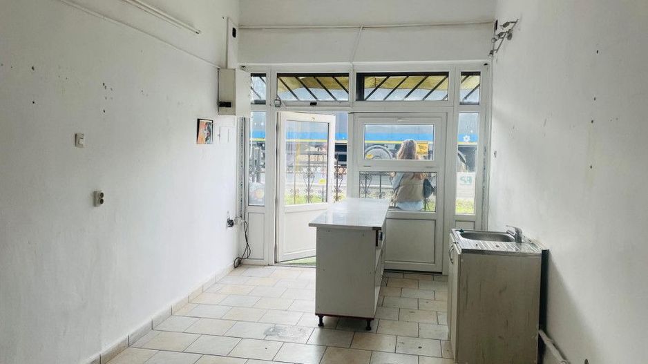 Spatiu comercial la soseua principala, Zimandul Nou - Poză 3