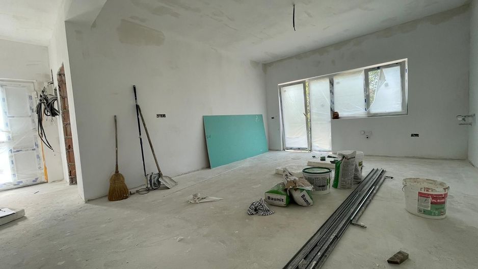 Duplex cu 3 dormitoare pe parter la cheie Mosnita Noua - Poză 1