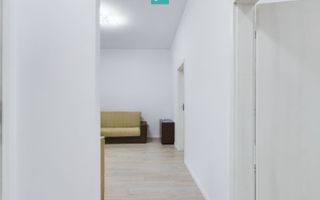 Apartament cu 8 locuri de parcare in Giroc - Poză 3