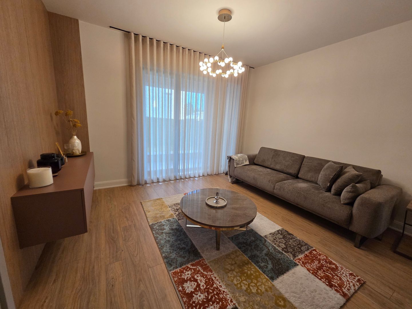 Apartament 2 camere de vânzare +curte - Poză 2