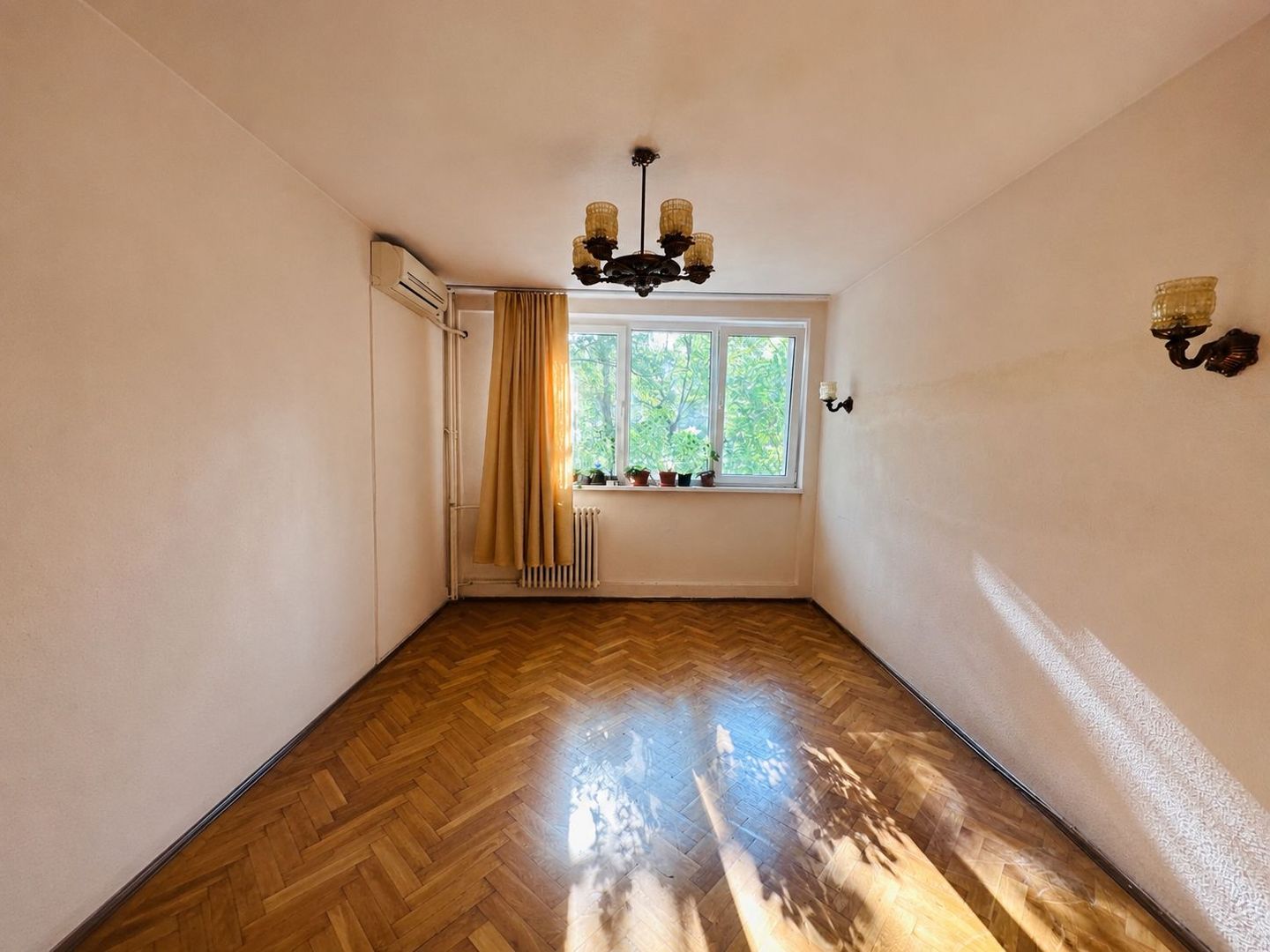 Apartament 4 camere | Drumul Taberei | Metrou Romancierilor - Poză 1