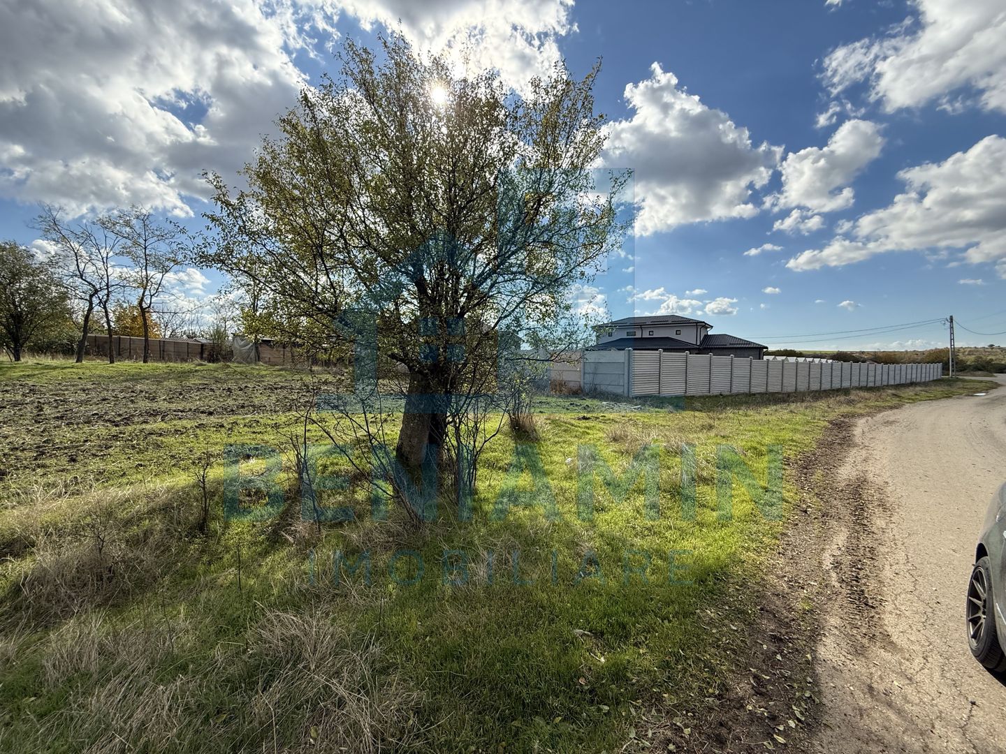 Teren intravilan - 1000mp - utilitati - deschidere mare - Mischii - Poză 4