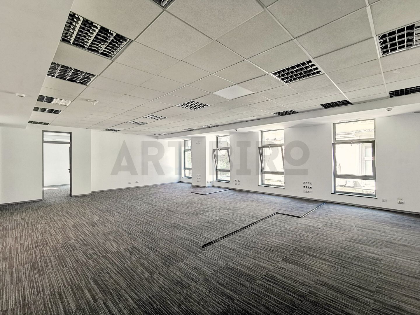 Zero comision, 260-682mp birou mobilat, move-in ready, Romana, 6' metrou - Poză 2